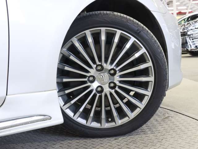 TOYOTA CROWN MAJESTA HYBRID 2014