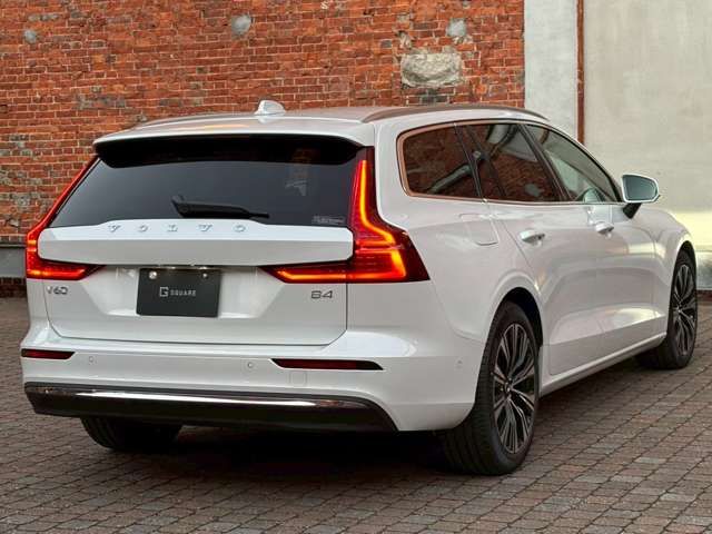 VOLVO VOLVO V60 2025