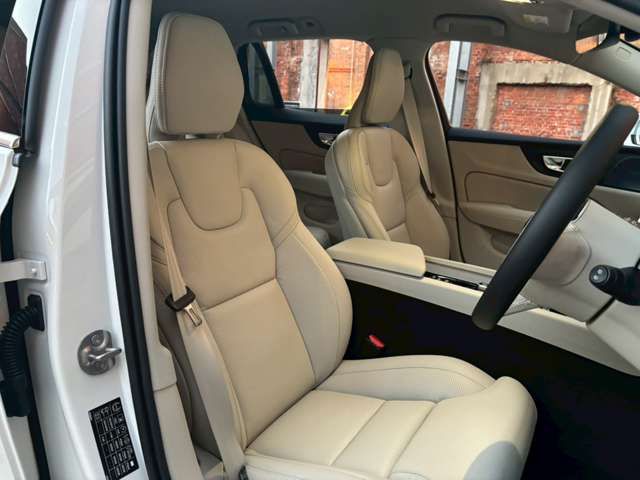 VOLVO VOLVO V60 2025