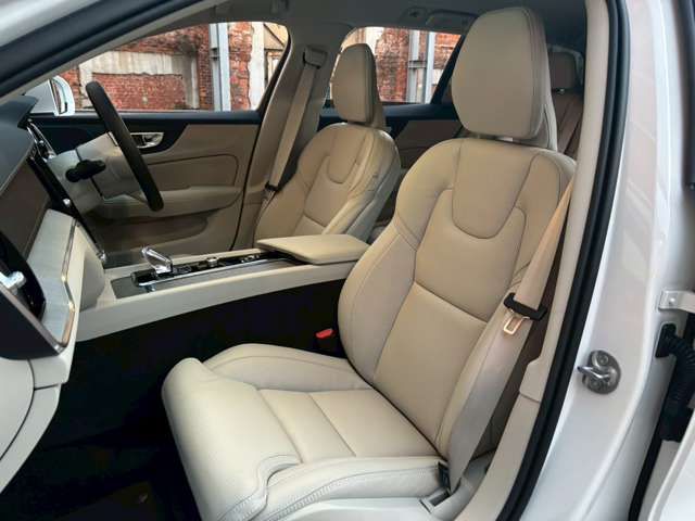 VOLVO VOLVO V60 2025