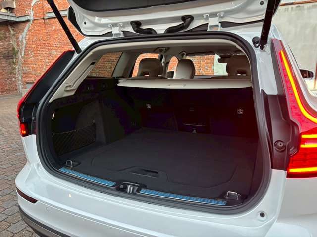 VOLVO VOLVO V60 2025