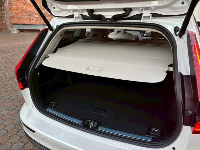 VOLVO VOLVO V60 2025