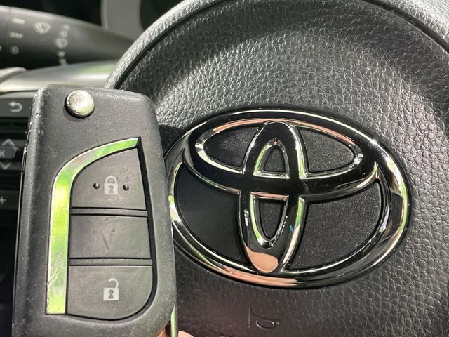 TOYOTA YARIS HYBRID 2022