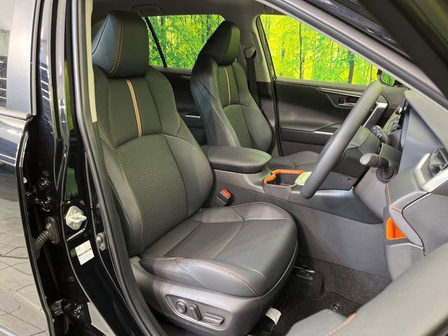 TOYOTA RAV4 4WD 2025