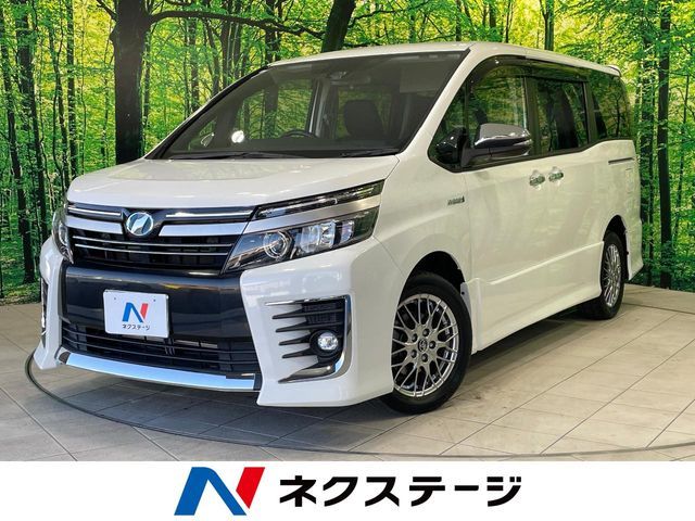 TOYOTA VOXY HYBRID 2017