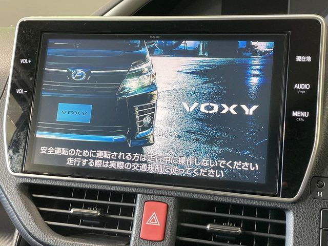 TOYOTA VOXY HYBRID 2017