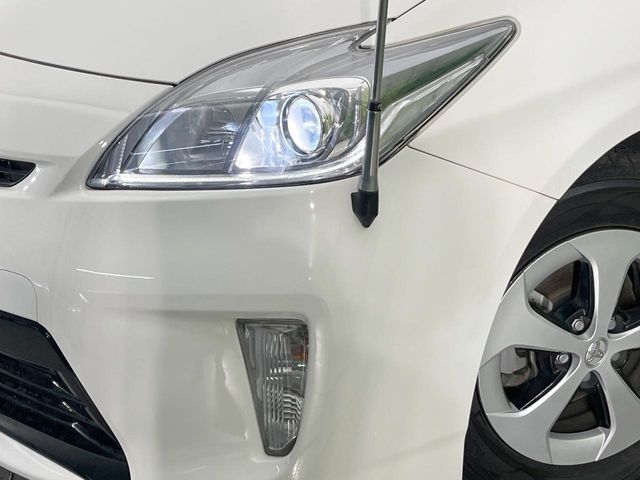 TOYOTA PRIUS 2015
