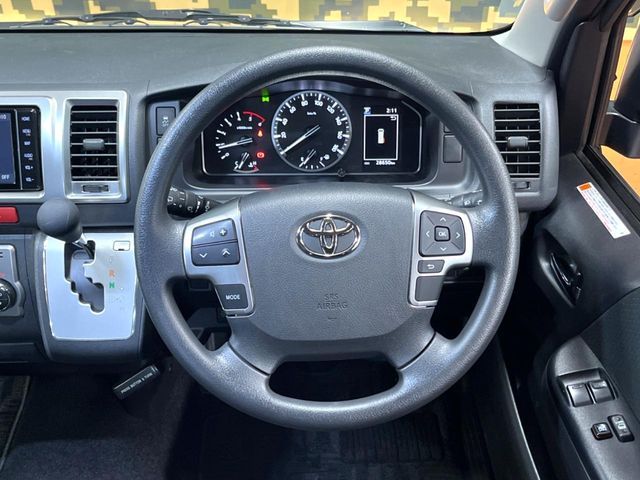 TOYOTA HIACE van 2WD 2023