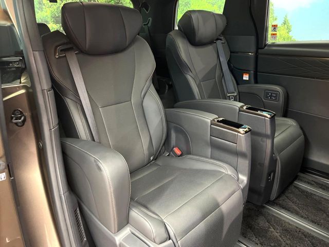 TOYOTA ALPHARD hybrid 4WD 2024