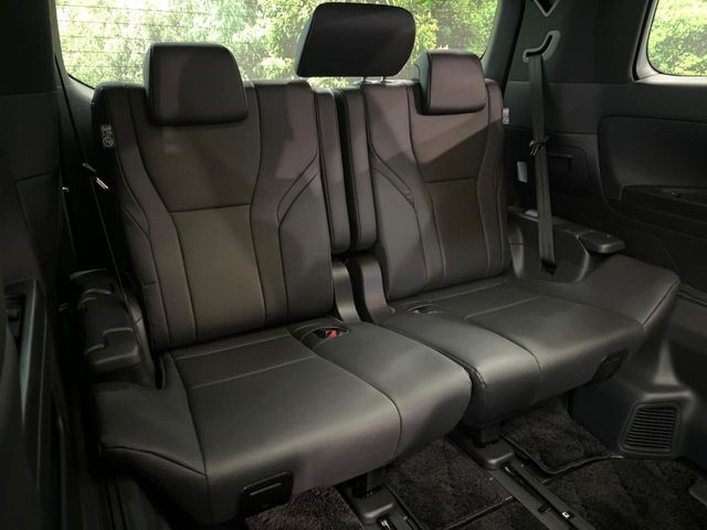 TOYOTA ALPHARD hybrid 4WD 2024