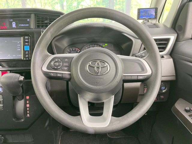 TOYOTA ROOMY 2023