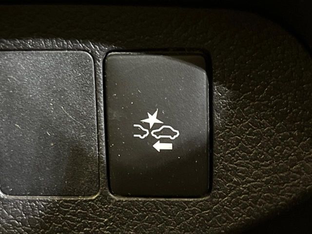 TOYOTA VITZ HYBRID 2018