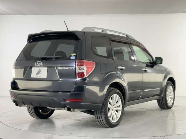 SUBARU FORESTER 2012