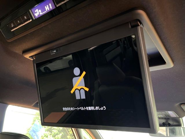 TOYOTA VOXY HYBRID 2022