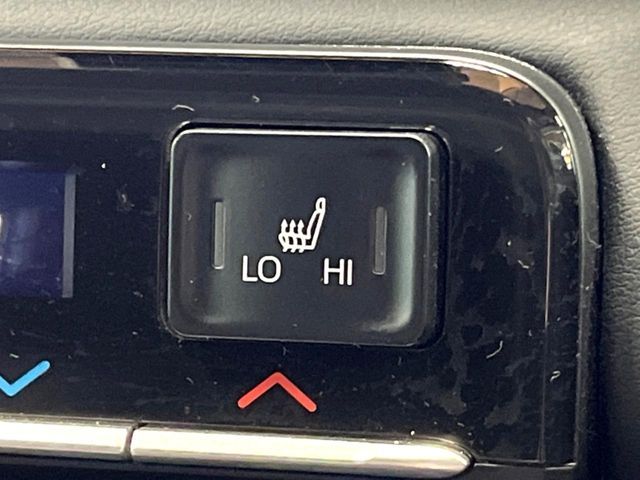 TOYOTA VOXY HYBRID 2022