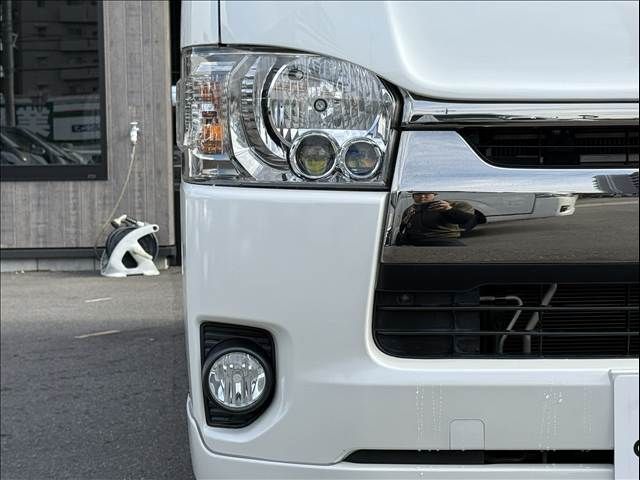 TOYOTA HIACE van 2WD 2018