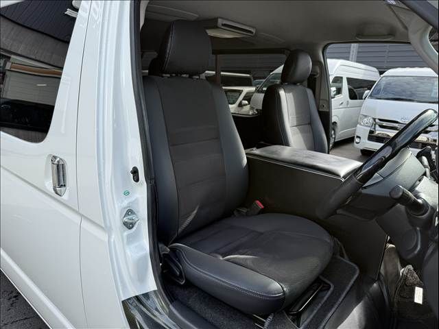 TOYOTA HIACE van 2WD 2018