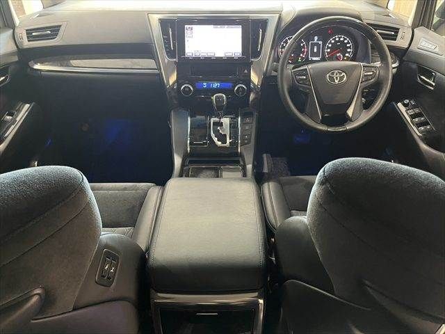TOYOTA ALPHARD 2015