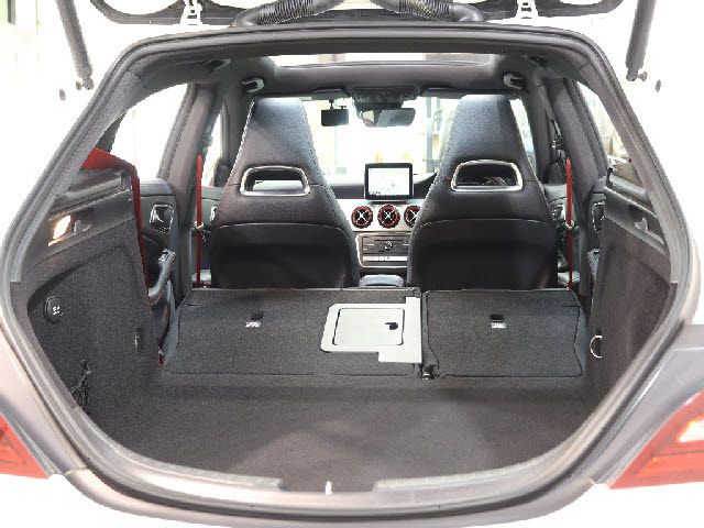 MERCEDES BENZ MERCEDES AMG CLA Shooting Brake 2016