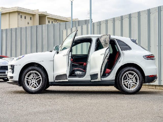 PORSCHE PORSCHE Macan 2019
