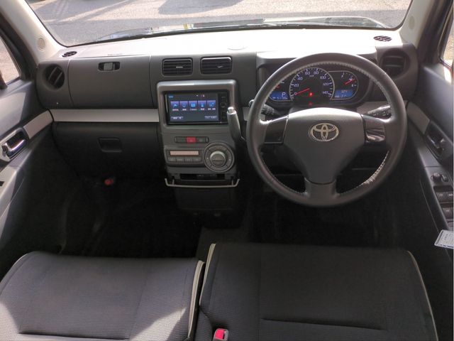 TOYOTA PIXIS SPACE CUSTOM 2014