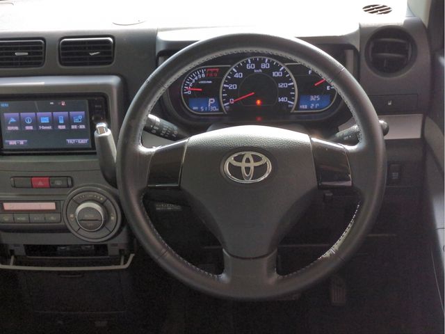 TOYOTA PIXIS SPACE CUSTOM 2014