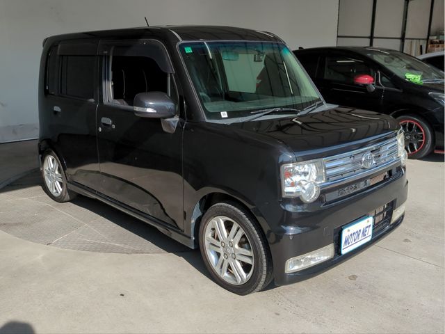 TOYOTA PIXIS SPACE CUSTOM 2014