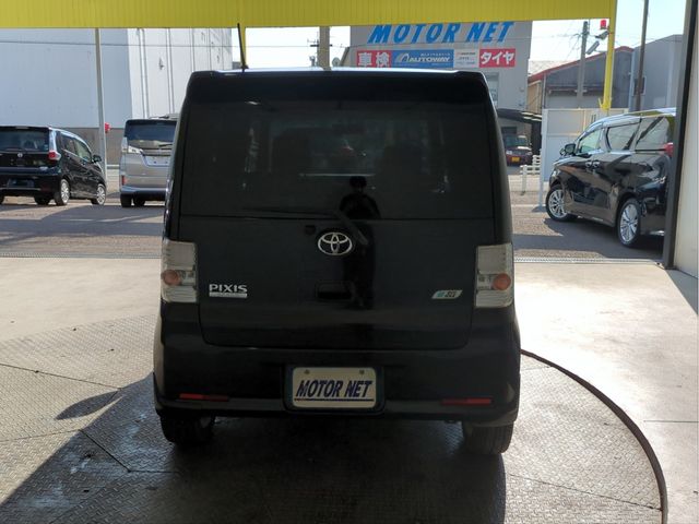 TOYOTA PIXIS SPACE CUSTOM 2014