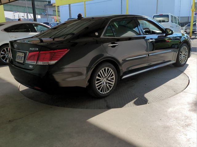 TOYOTA CROWN MAJESTA 2014