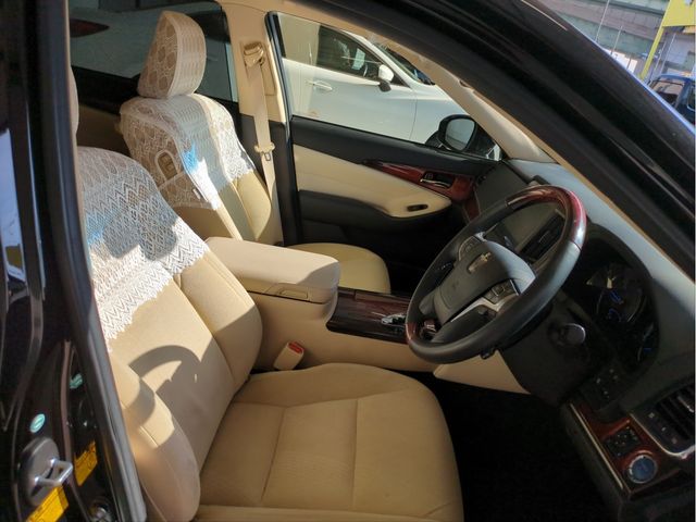 TOYOTA CROWN MAJESTA 2014