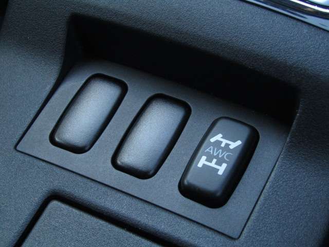 MITSUBISHI GALANT FORTIS 4WD 2013