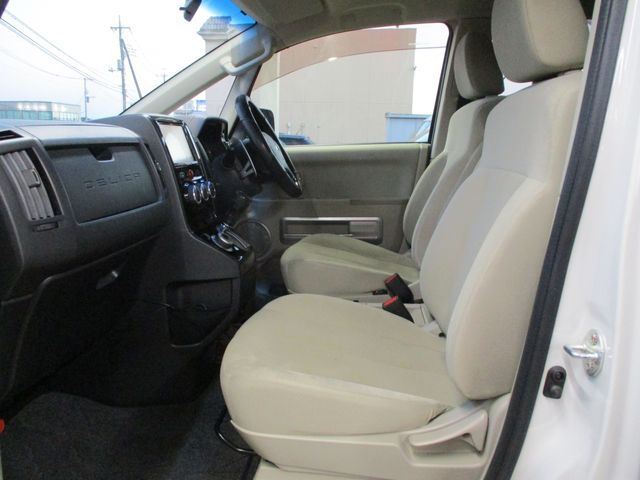 MITSUBISHI DELICA D:5 4WD 2013