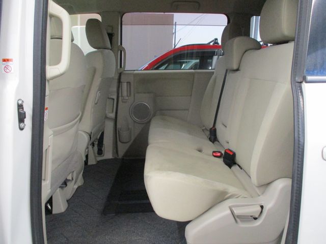 MITSUBISHI DELICA D:5 4WD 2013