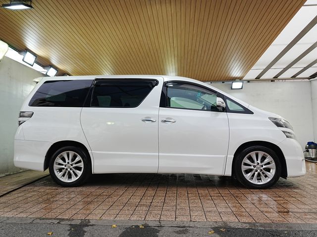 TOYOTA VELLFIRE 2009