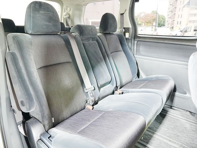 TOYOTA VELLFIRE 2009