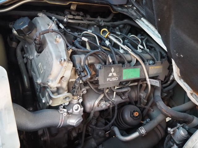 MITSUBISHI CANTER 2014