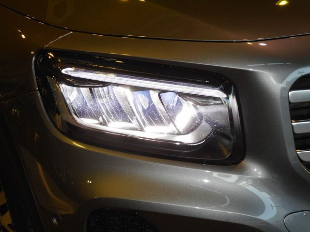 MERCEDES BENZ MERCEDES BENZ GLB 2024