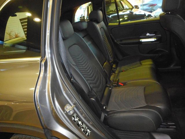 MERCEDES BENZ MERCEDES BENZ GLB 2024