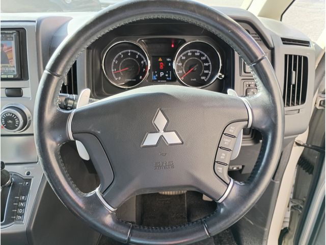 MITSUBISHI DELICA D:5 2WD 2011