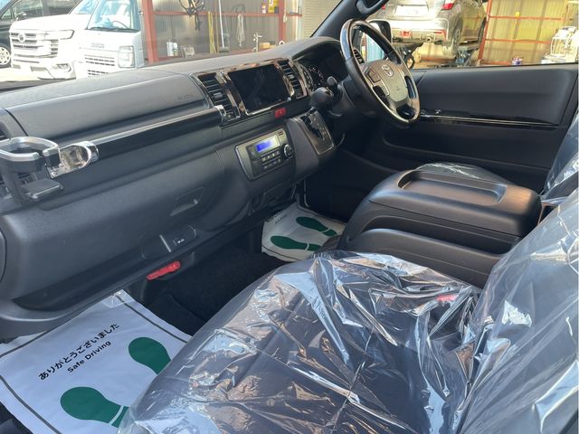 TOYOTA HIACE van 2WD 2019