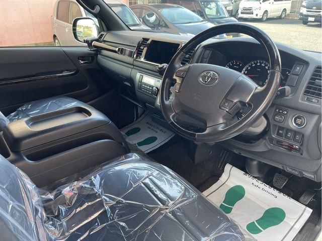 TOYOTA HIACE van 2WD 2019