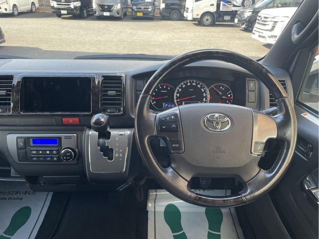 TOYOTA HIACE van 2WD 2019