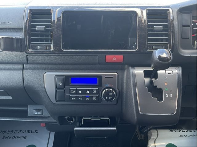 TOYOTA HIACE van 2WD 2019