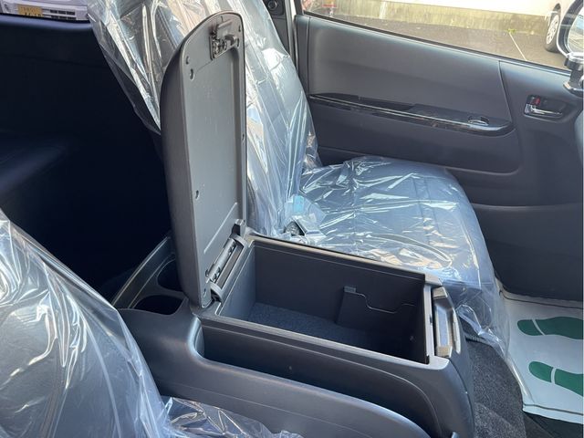 TOYOTA HIACE van 2WD 2019