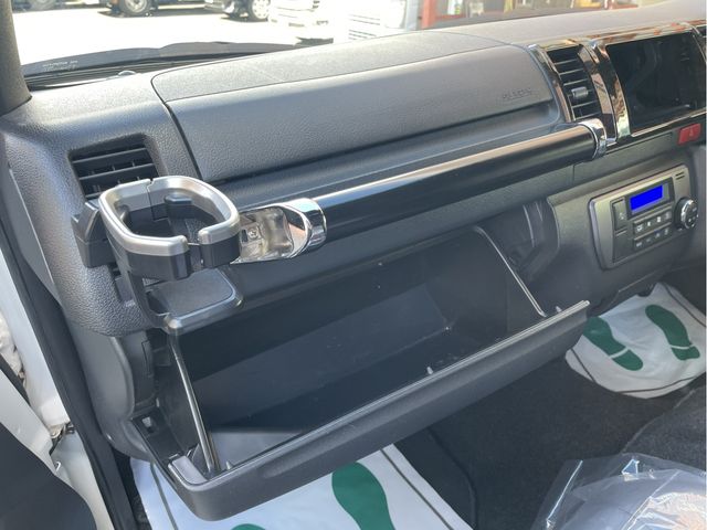 TOYOTA HIACE van 2WD 2019