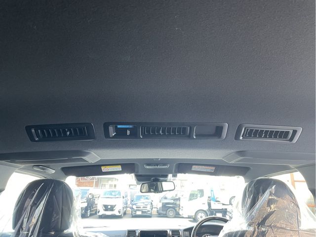 TOYOTA HIACE van 2WD 2019