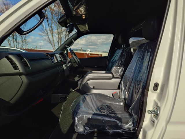 TOYOTA HIACE van 2WD 2025