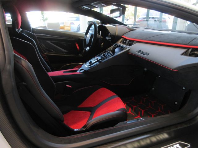 LAMBORGHINI LAMBORGHINI Aventador 2019