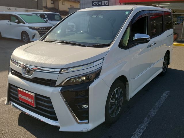 TOYOTA VOXY 2017