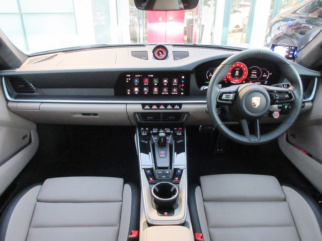 PORSCHE PORSCHE 911 2025